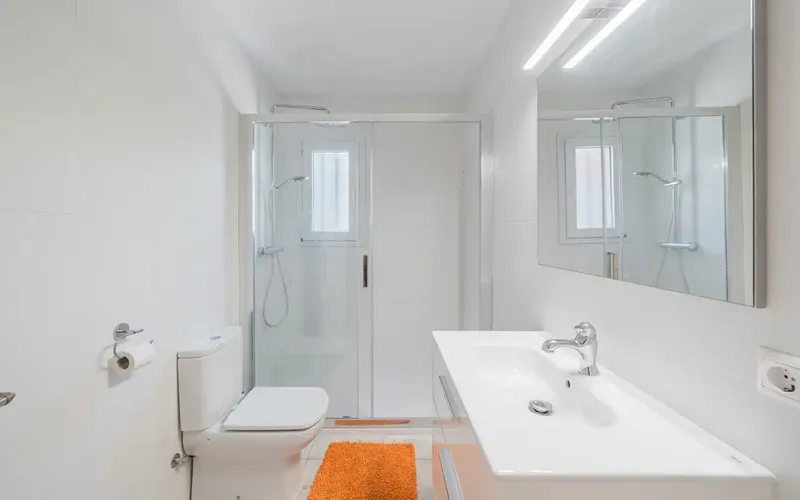 Charming chalet with pool in Santa Ponsa, just steps from the beautiful sandy beach. The 560-meter Santa Ponsa Beach — photo 11