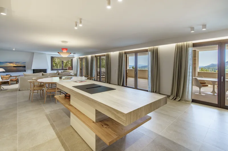 Luxury Hillside Villa with Spectacular Views over Pollensa Bay and the Tramuntana Mountains — photo 8