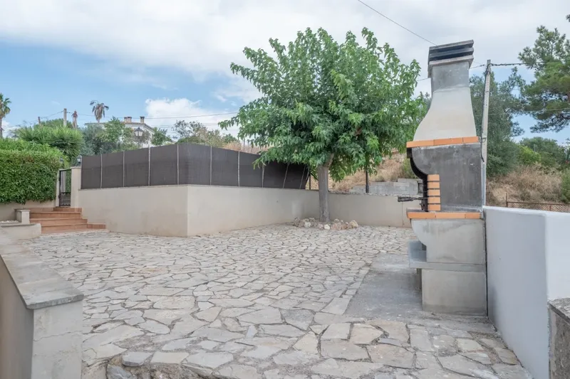 Beautiful family home with pool and panoramic countryside views — photo 2