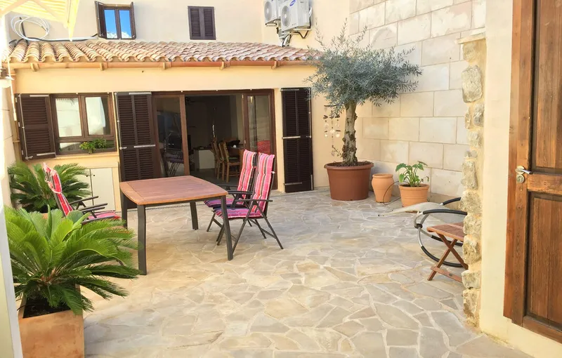 House with large patio in Artá — photo 5