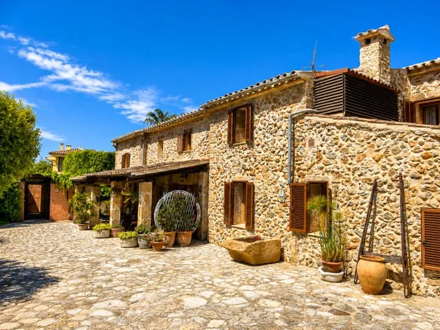 Charming villa with pool and large garden for sale in Bonaire, North Mallorca — photo 1