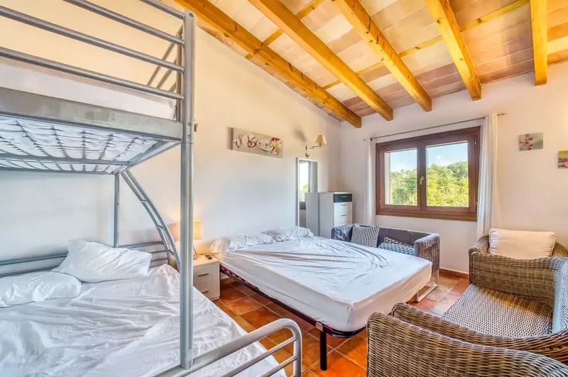 Fantastic estate in Artà consisting of 2 houses on the same plot, separated by a wall and a fence, offering wonderful views of the mountains — photo 12