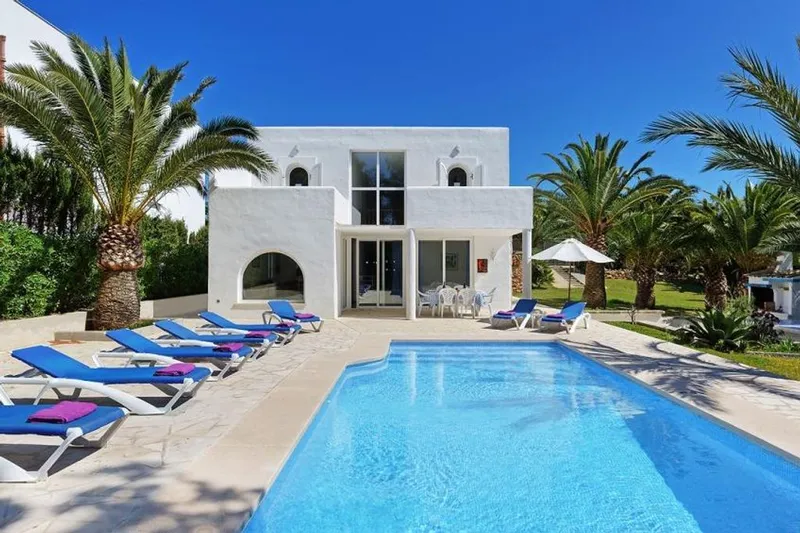 Villa in Cala d'Or, Province of Balearic Islands — photo 1