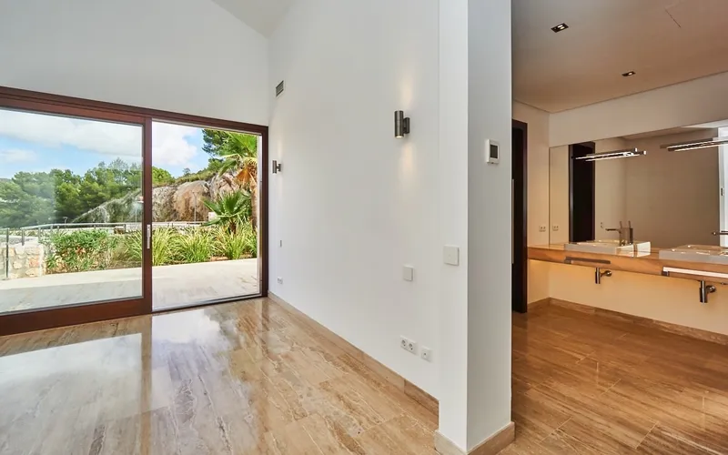 Elegant villa with vacation rental license and spectacular views of the golf course in Canyamel — photo 9