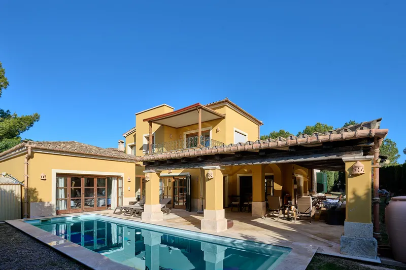 Family villa in sought-after residential area in Santa Ponsa - Marcel Remus Real Estate — photo 1