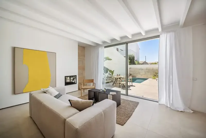 This beautifully designed house for sale in Ariany is located on a quiet village street and has been recently completed, combining — photo 5