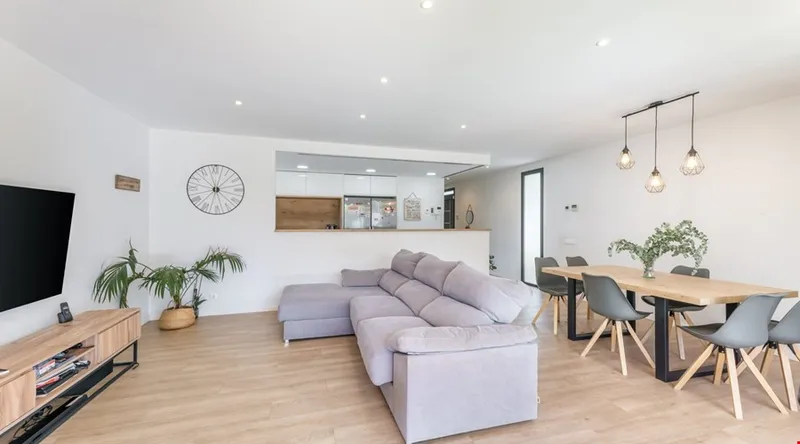 Contemporary single-level luxury villa for sale in Marratxí — photo 2