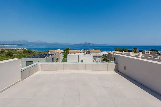 Sea view villa for sale near the beach in Colònia de Sant Pere, Northeast Mallorca — photo 2