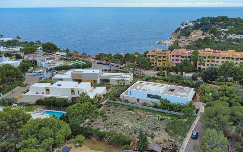 Building plot in Sol de Mallorca with partial sea views — photo 1