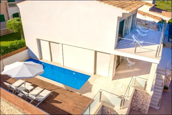 Exclusive Frontline Luxury Villa with ETV License, Pool and Stunning Sea Views in Cala Magrana, Mallorca — photo 9