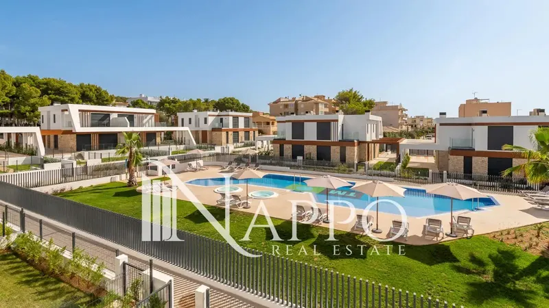 Nappo Real Estate tiene el placer de presentaros este exclusivo chalet adosado de obra nueva con jardín y terrazas privadas, ubicado a tan s — photo 1