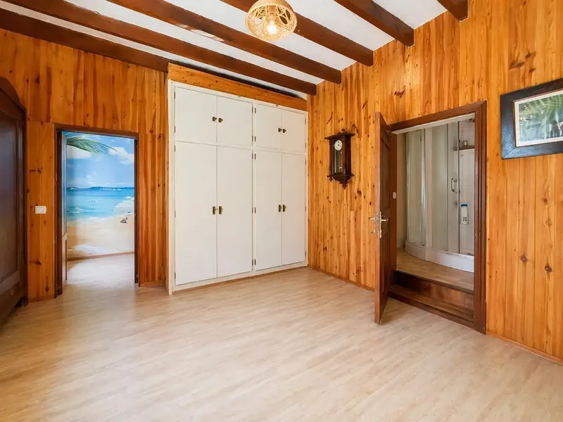Discover this wonderful townhouse in a privileged corner location, distributed over two floors — photo 10