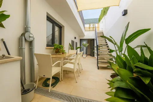 Santa Margalida, elegant townhouse with patio, pool and historic charm in Santa Margalida — photo 3