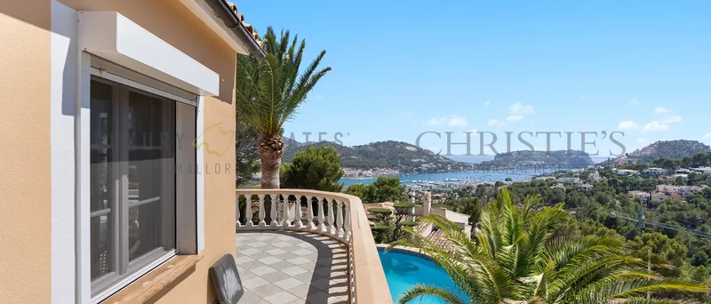 Mediterranean villa in Puerto de Andratx with harbor and sea views — photo 11