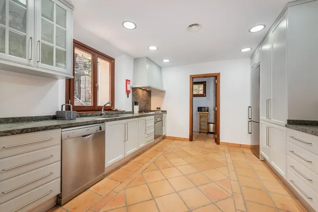 Incredible sea view villa with spa for sale in Cala Deia, Mallorca — photo 9