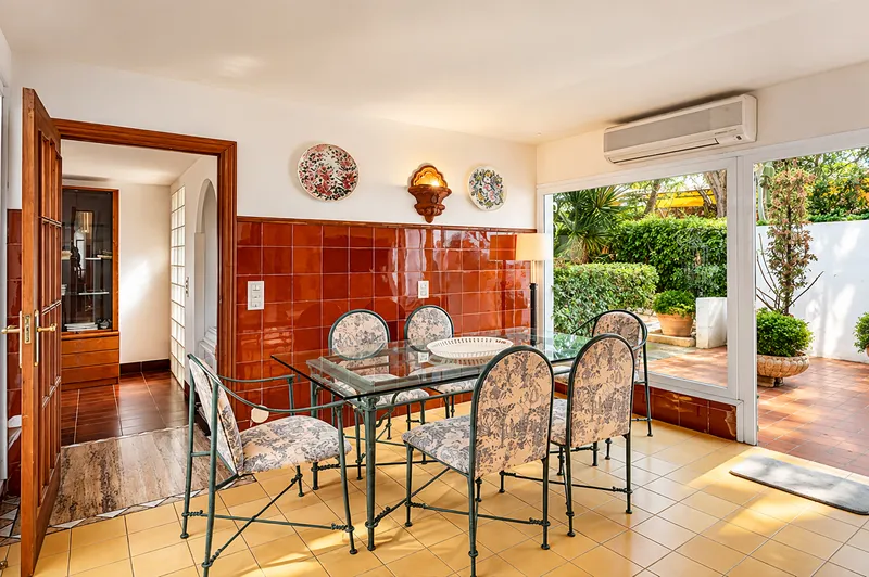 Frontline Villa with Panoramic Sea Views and Excellent Investment Potential in Badia Gran More — photo 5