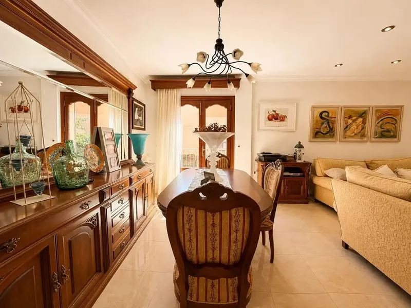 Spacious ground floor apartment of 134 m² built, a home that stands out especially for its numerous outdoor spaces and a comfortable layout — photo 2