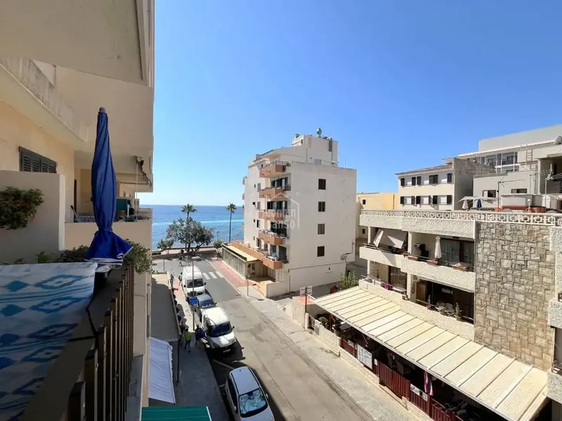 Apartment on the third floor with lateral sea views — photo 1