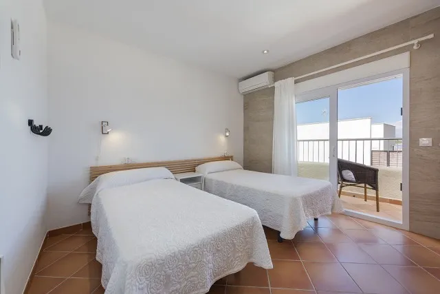 Excellent penthouse apartment with rental license for sale in Son Serra de Marina, Mallorca — photo 11