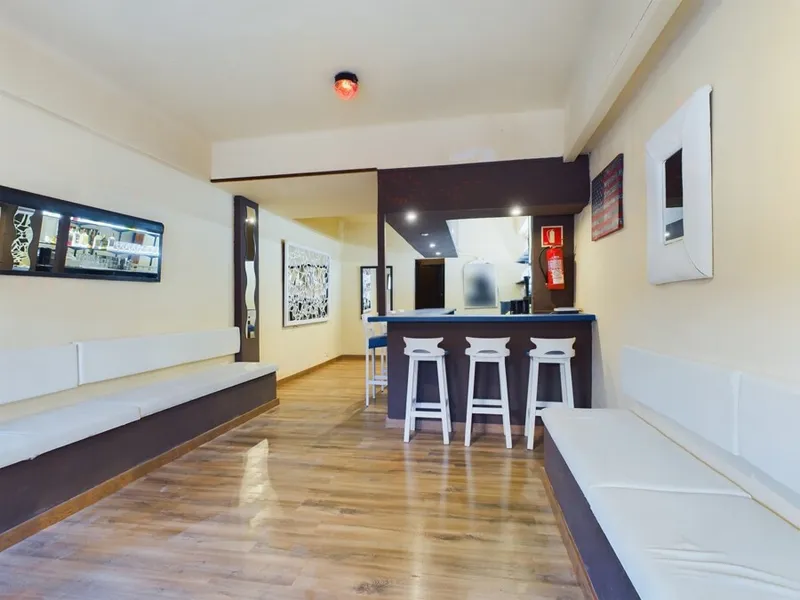 Turnkey Bar Opportunity in Magaluf's Nightlife Hub — photo 1
