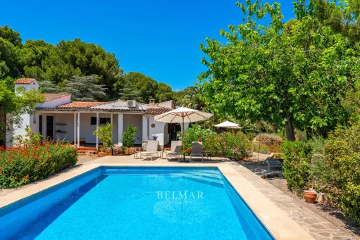 Pure island feeling! Single-storey property with adjoining building and garage near the beach of Cala Murada — photo 1