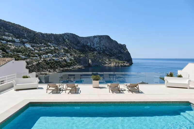 Flat with terrace and pool in Cala Llamp — photo 1