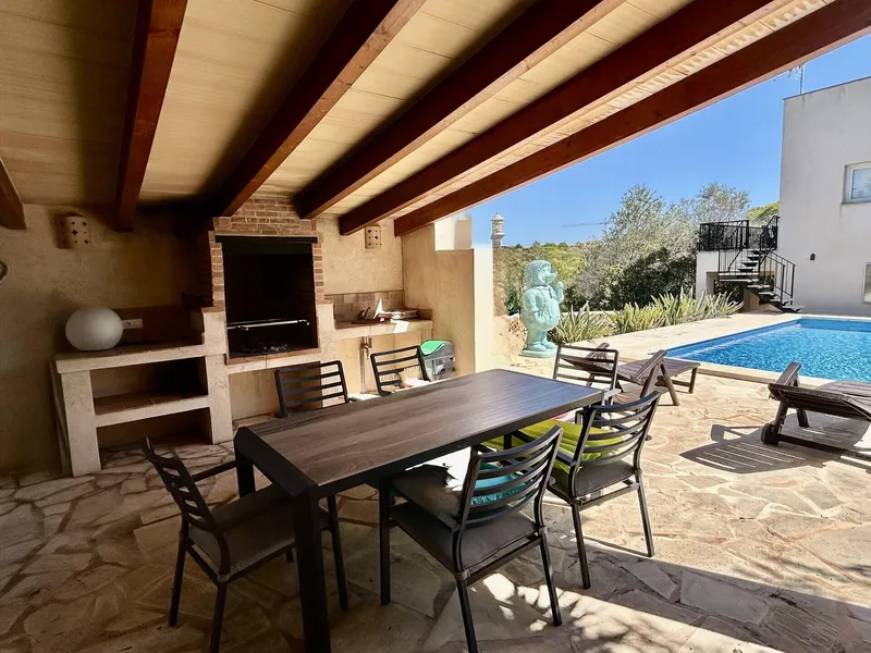 Villa con piscina y licencia de alquiler vacacional en Cala Santanyí, — photo 5