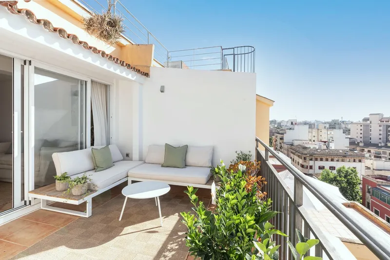 Bright and modern penthouse in central Palma — photo 1