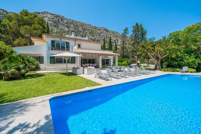 Luxury villa for sale in Pollensa with rental license – High Income Investment Opportunity — photo 1