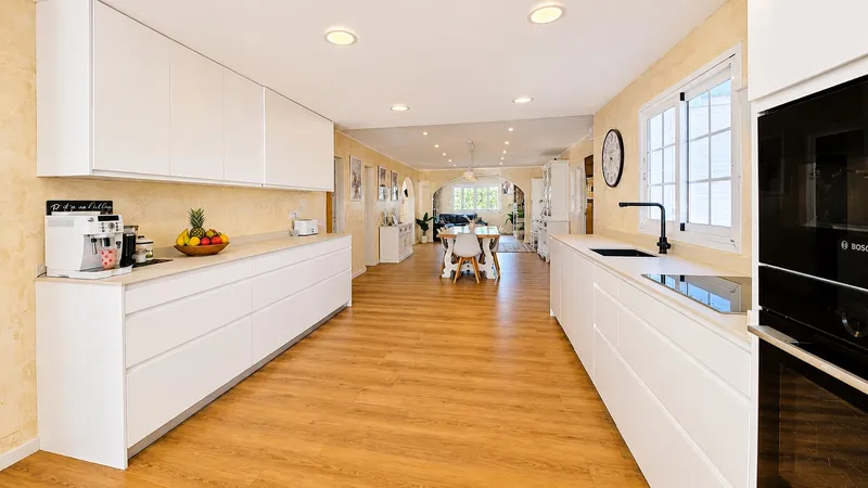 Fully refurbished villa for sale in Son Ferrer — photo 2