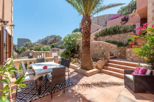 Cala Ratjada, sea views on all levels – frontline villa with guest apartment, terraces and pool in Cala Ratjada — photo 6