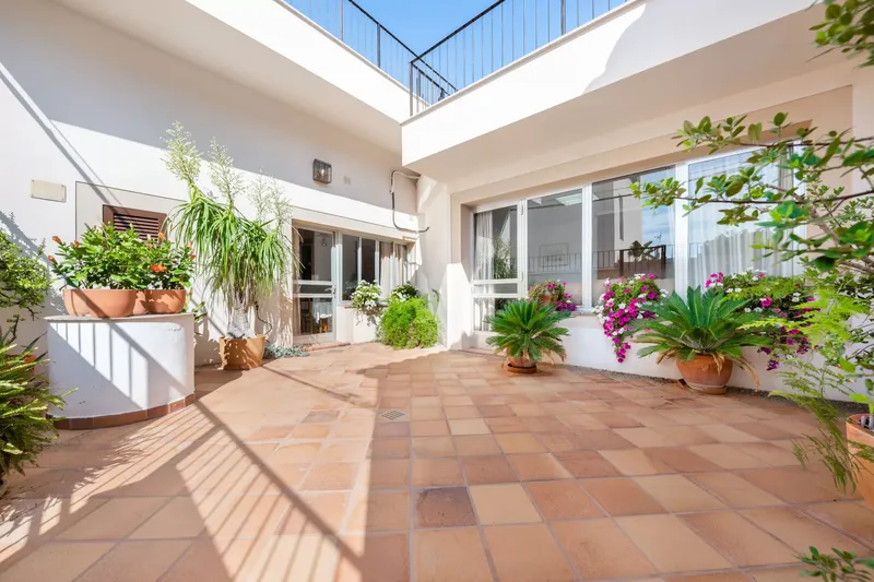 House in San Lorenzo — photo 1