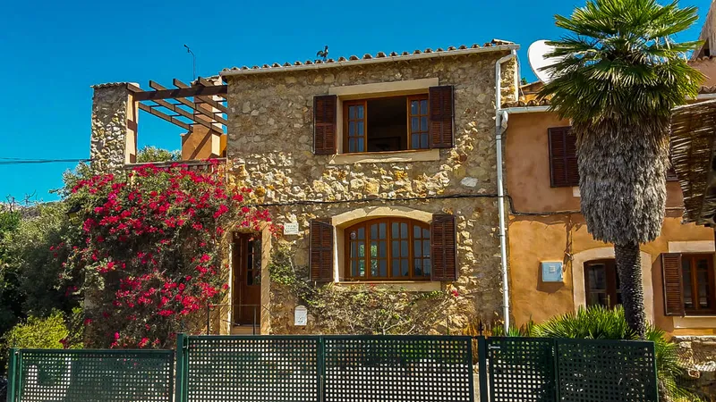 Ref. 2433C – Andratx – Beautiful village house with garden and pool — photo 4