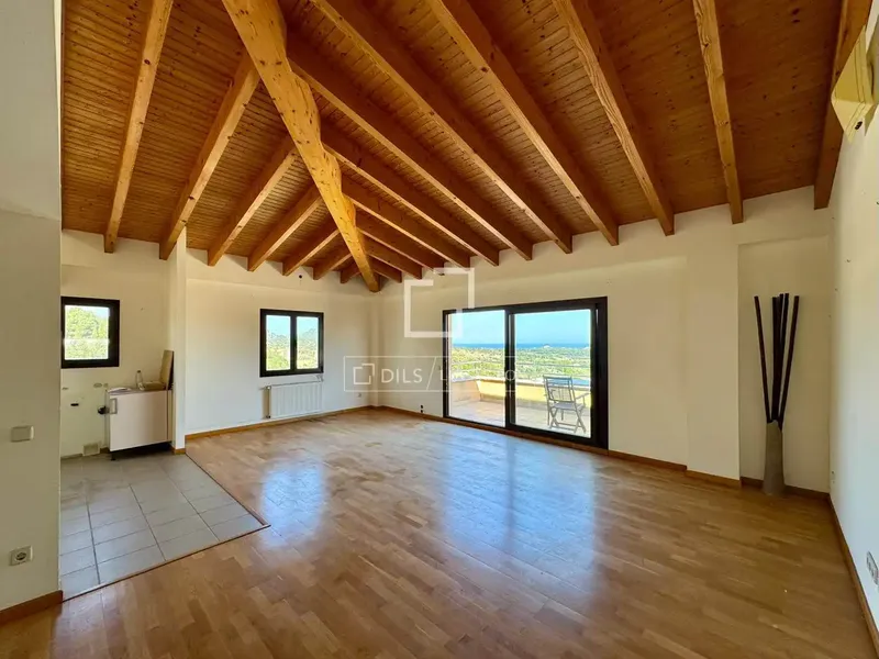 Dils Lucas Fox presents this exclusive penthouse of approximately 129 m² located in a quiet and well-kept residential community in Capdepera — photo 1