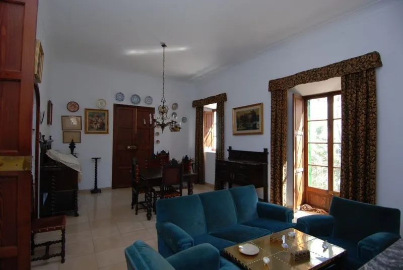 Bright and spacious apartment in the old down town of Manacor — photo 1