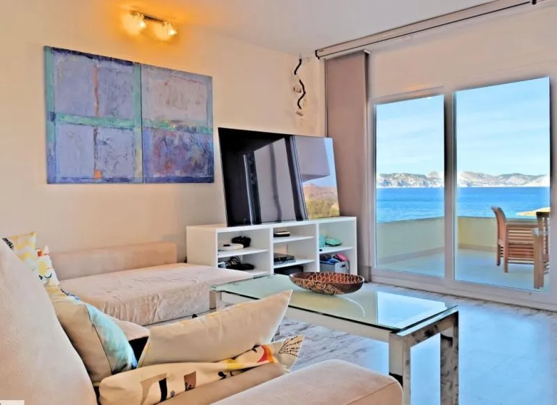 Residential building in Mal Pas Alcudia with direct access to the sea and stunning views — photo 3