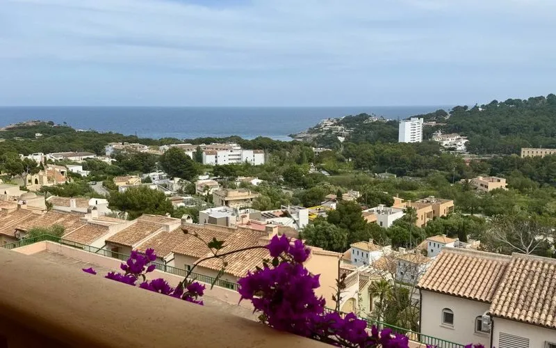 Apartment with a pool and ocean view — photo 7