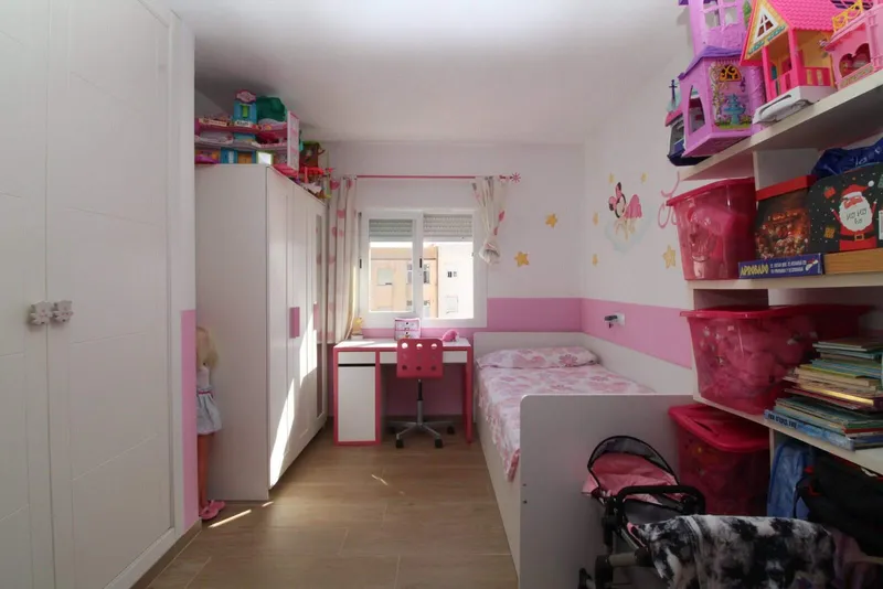 Renovated 120m² Maisonette with 5 bedrooms and terrace for sale — photo 12