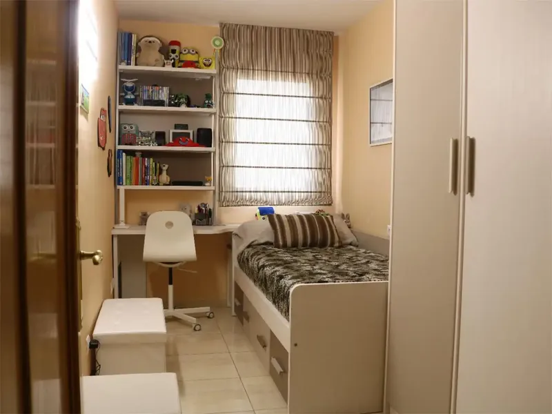 Space and light in Son Ferriol: Large apartment with terrace, two parking spaces and two storage rooms — photo 9