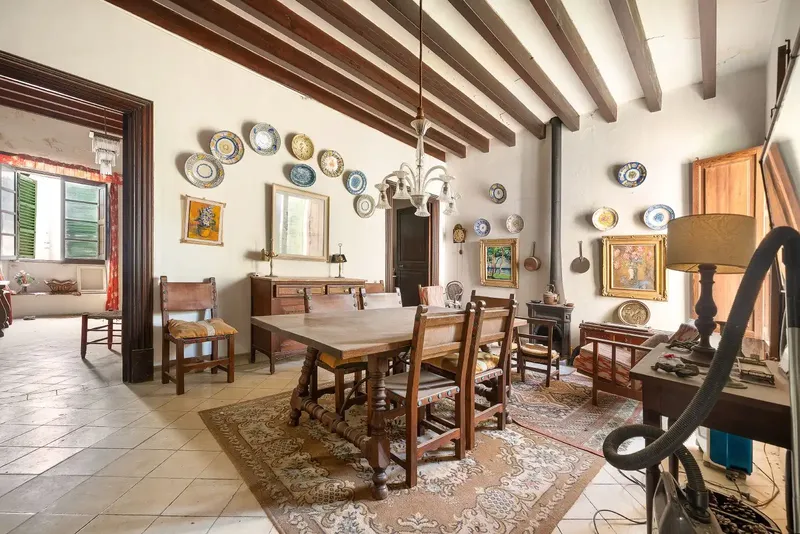 Charming manor house of 716 m2 in Sa Pobla on a plot of 323 m2, divided into 4 floors: The basement contains the wine cellar — photo 6