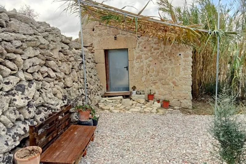 Rural Plot with Existing Building near Montuïri – Small Project with Potential — photo 1