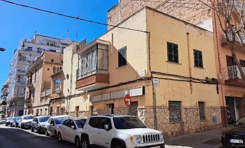 Semi-detached house for sale in Plaza Square del Progrés Nn — photo 1