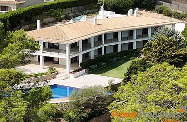 Newly renovated luxury villa in Paguera for sale — photo 1