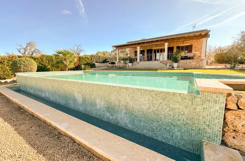 Villa in Sineu, Province of Balearic Islands — photo 1