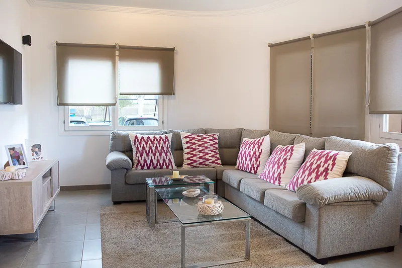 Large townhouse with two residential units, studio, pool, patio and roof terrace — photo 8