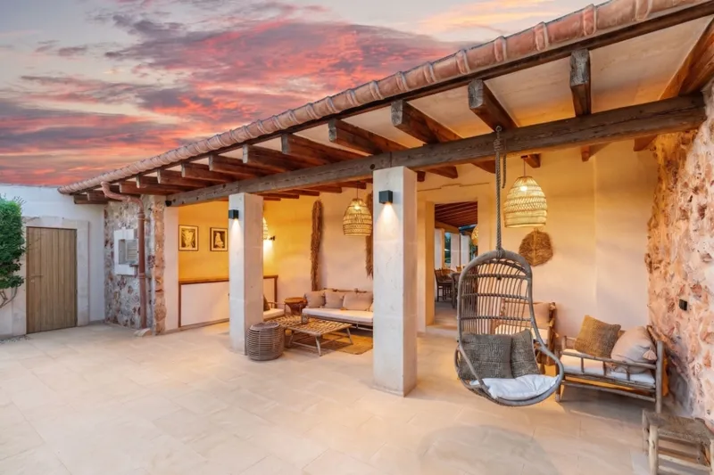 Unique retreat with 2 guest houses and panoramic views — photo 9