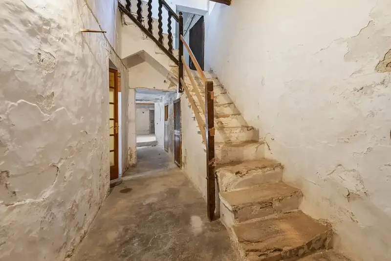 Undoubtedly one of the largest houses in Pollensa, this beautiful 19th-century Mallorcan house is located on one of the most central streets — photo 7