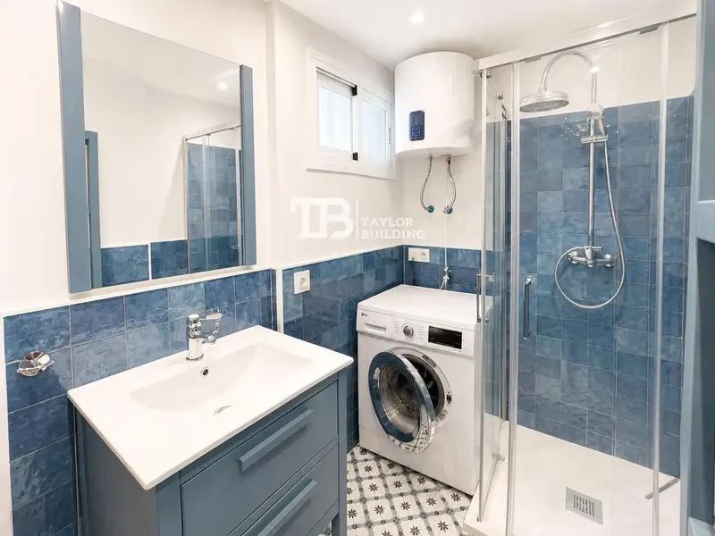 Taylor Building Real Estate sells this cozy renovated studio with sea views and balcony in Illetas, Calvià — photo 9