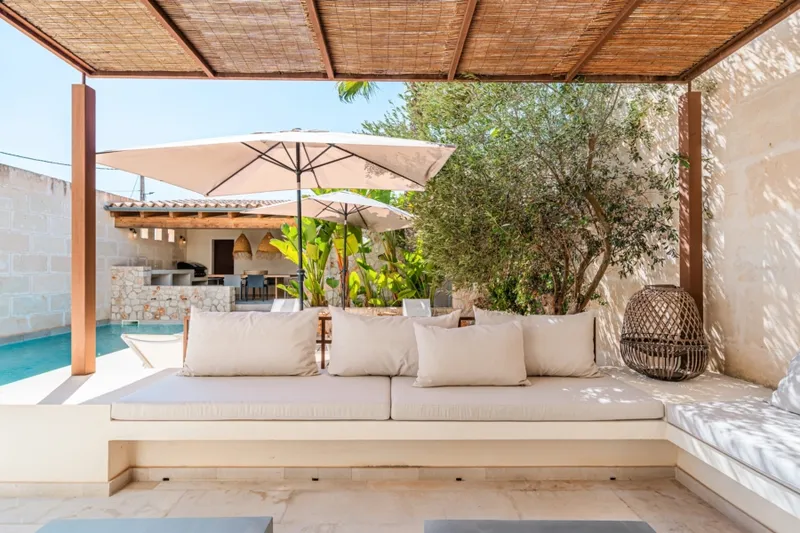 Elegant Townhouse for Sale in Ses Salines with Pool & Sea Views — photo 6
