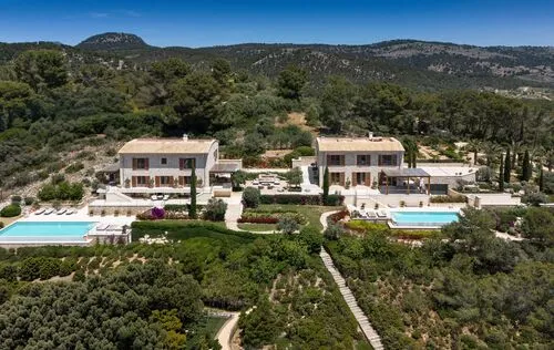 8 Bedrooms in Calvia — photo 2